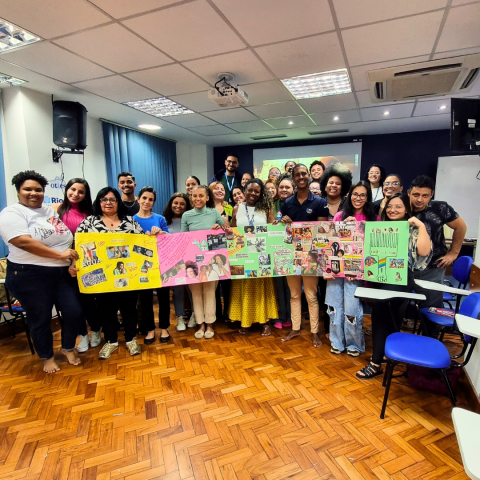 Turma de residentes ao final da aula. 