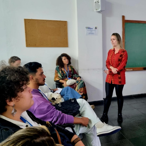 Letícia Lourenço durante sua fala no Congresso