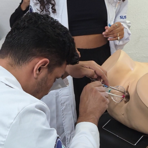 Residentes durante a habilitação para inserção do DIU
