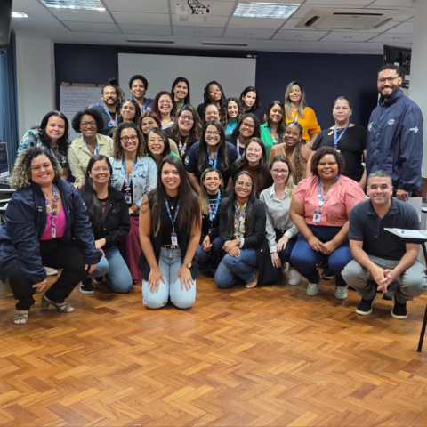 Participantes do evento junto da coordenação do programa