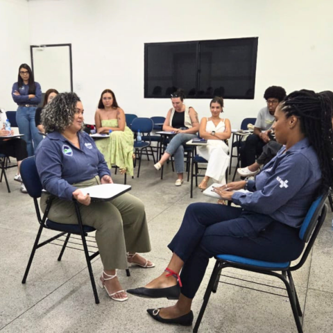 Tutoras do PREFC durante dramatização na oficina